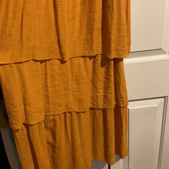 Kings Road Smocked Off Shoulder Ruffle Tiered Maxi Dress Size Medium - Picture 3 of 3